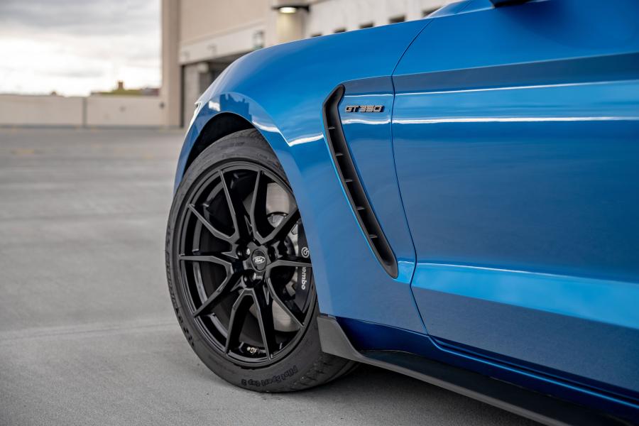 Детали экстерьера Shelby GT350 2018 года  (фото 14 из 40)